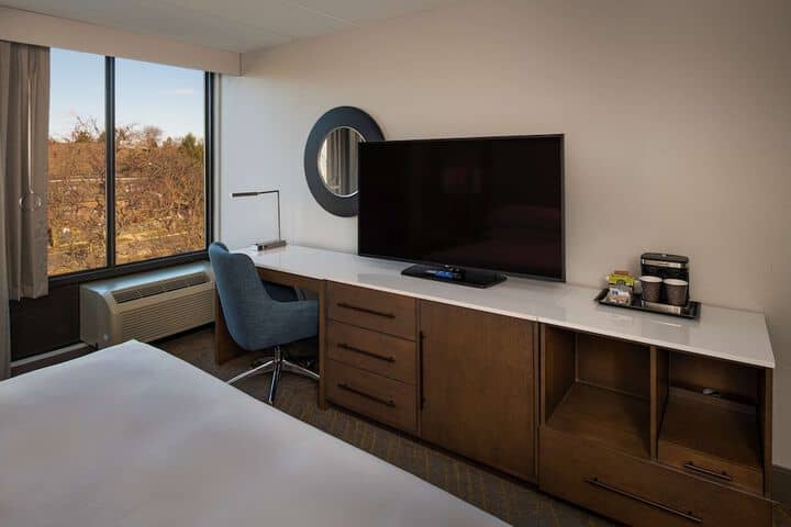 Room 38 of 80