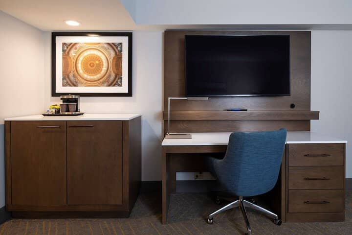 Room 30 of 80