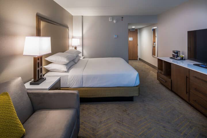 Room 14 of 80