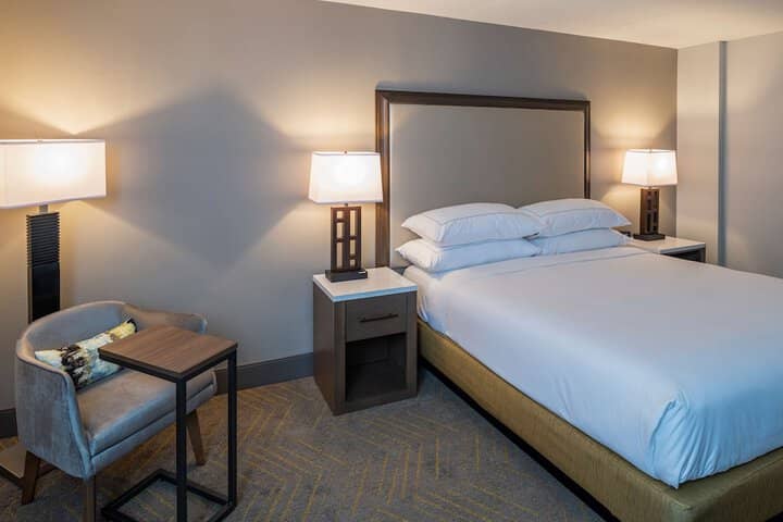 Room 32 of 80