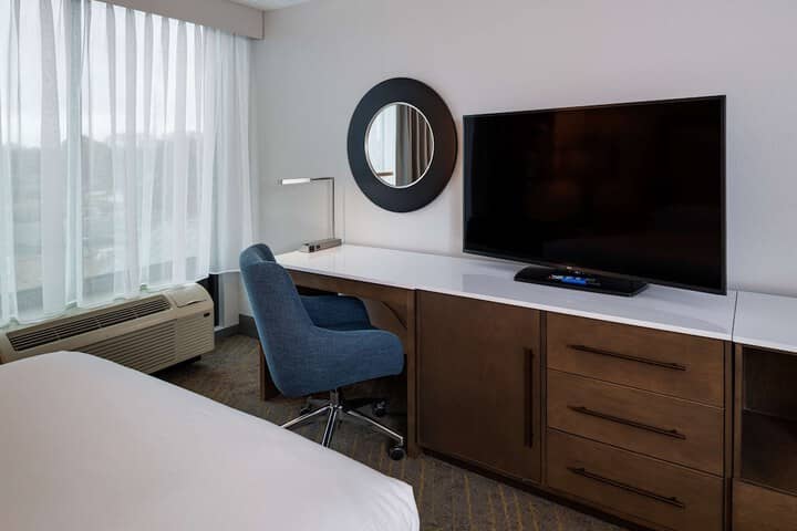 Room 21 of 80
