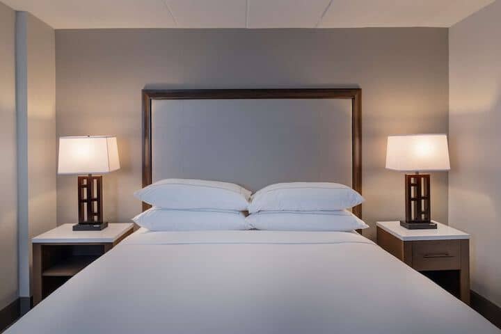 Room 16 of 80